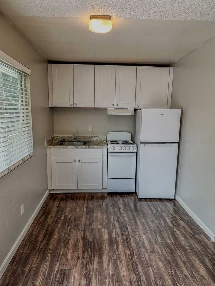 8477 E Broadway Blvd #2106 - Photo 2 of 11