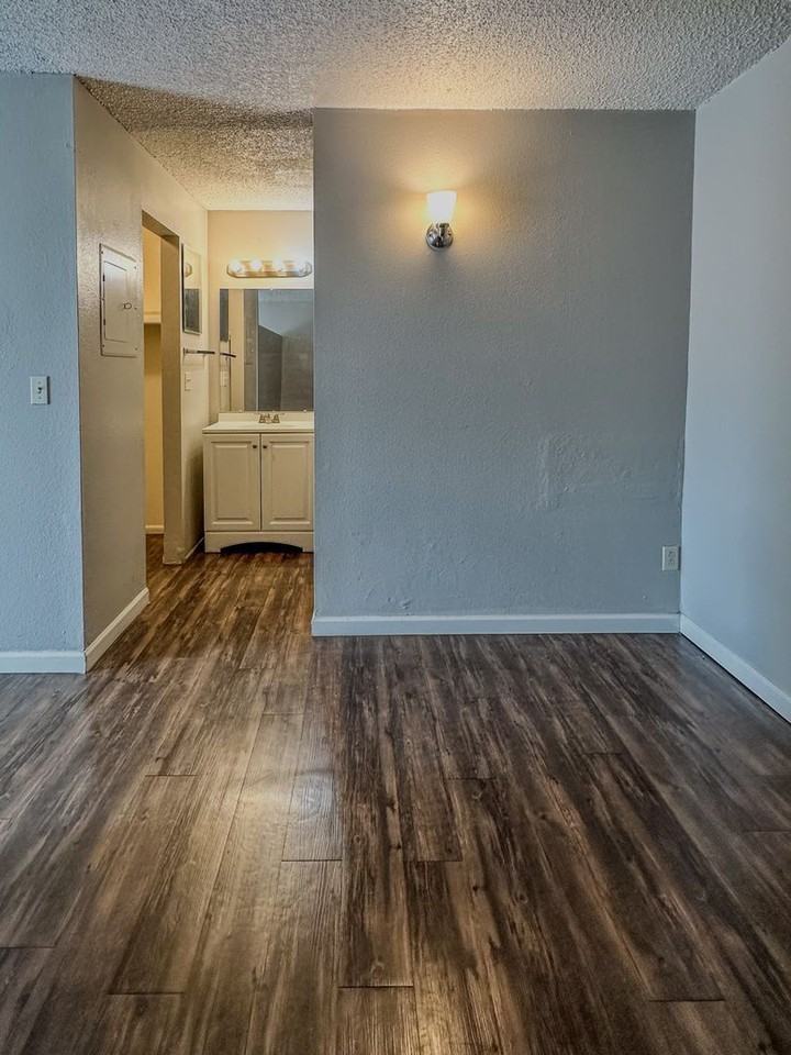8477 E Broadway Blvd #2106 - Photo 5 of 11