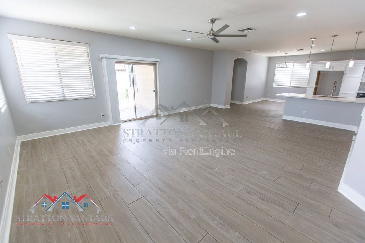 3068 E Ravenswood Dr - Photo 6 of 45