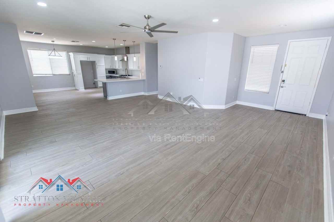 3068 E Ravenswood Dr - Photo 7 of 45