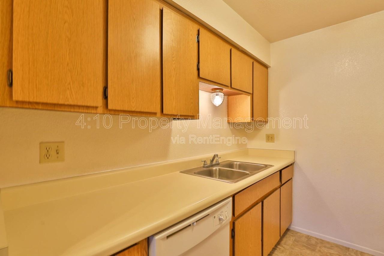 2729 N Salem #101 - Photo 7 of 18