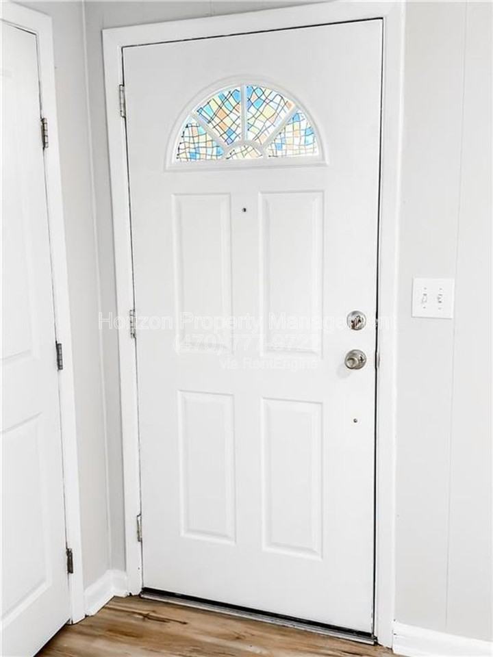 6132 Lynne Cir Sw - Photo 6 of 34