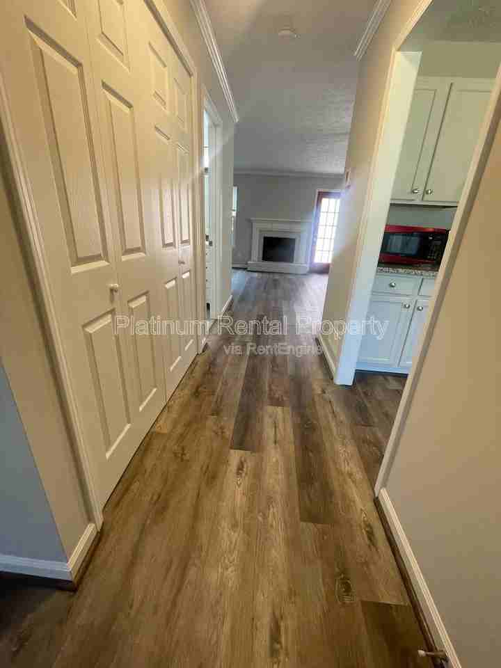 1125 Jamestowne Trl - Photo 3 of 50