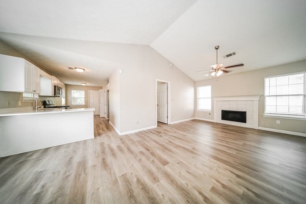 204 Adam Cir - Photo 4 of 16