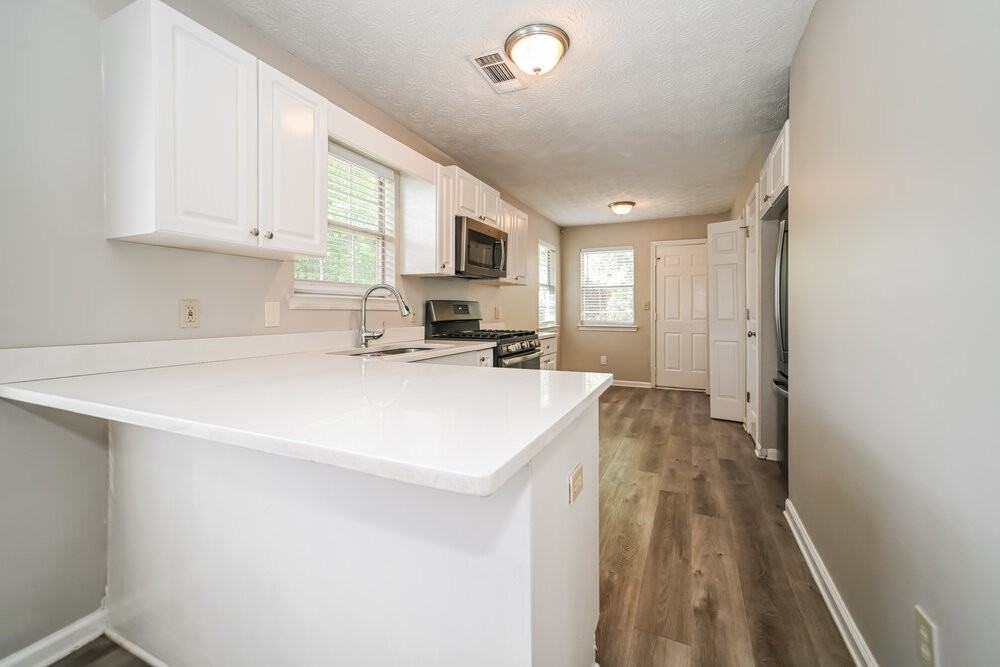204 Adam Cir - Photo 7 of 16