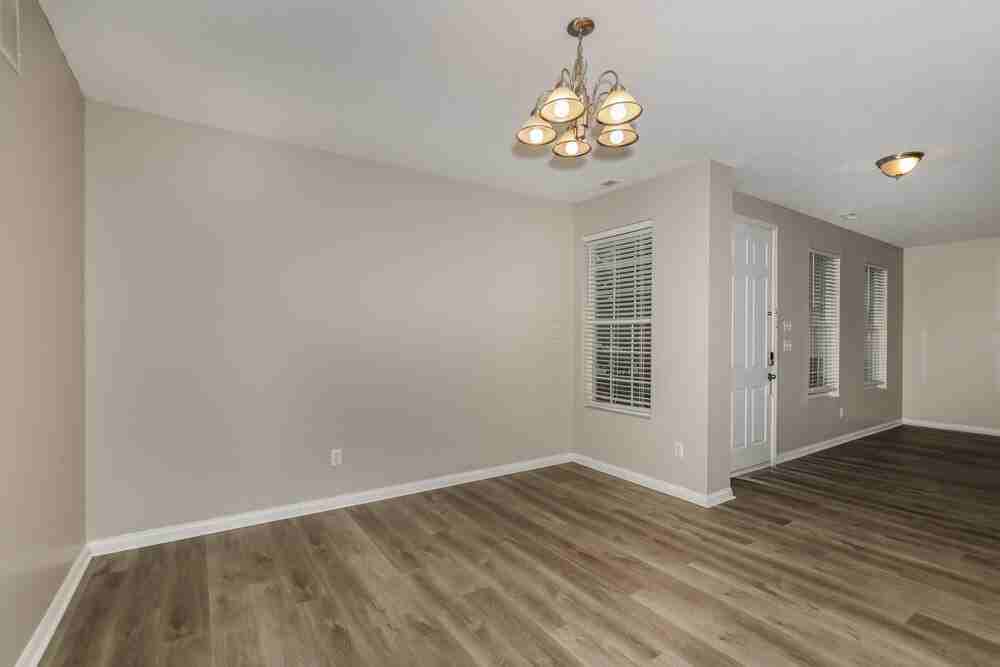 8025 Cole Wood Blvd - Photo 7 of 17
