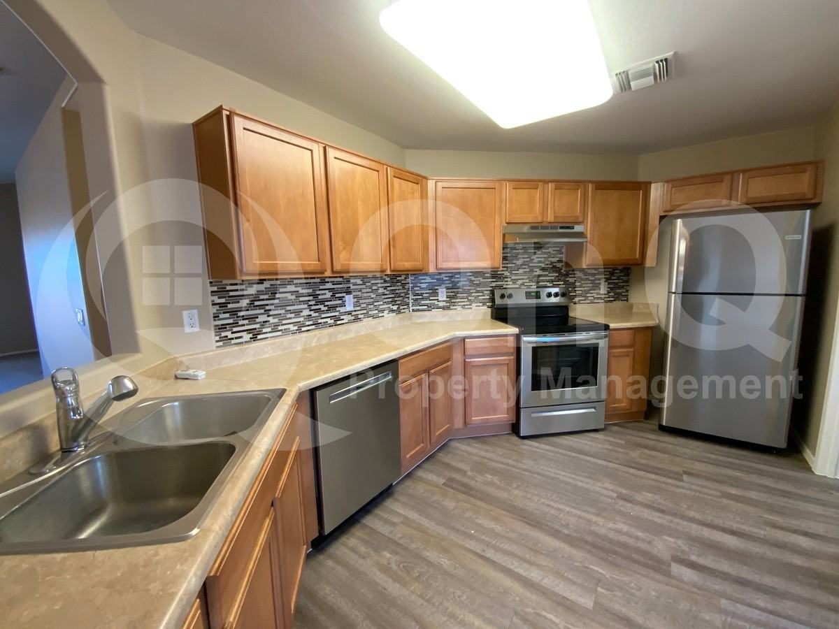 4087 E Lushfield Dr - Photo 3 of 14