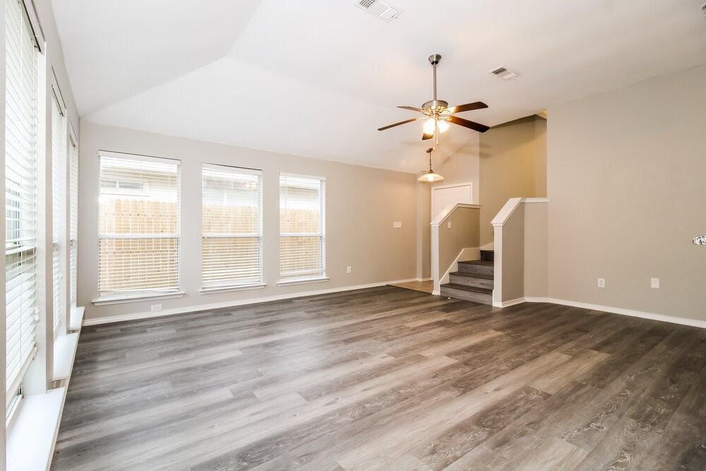 809 Pace Dr - Photo 4 of 17