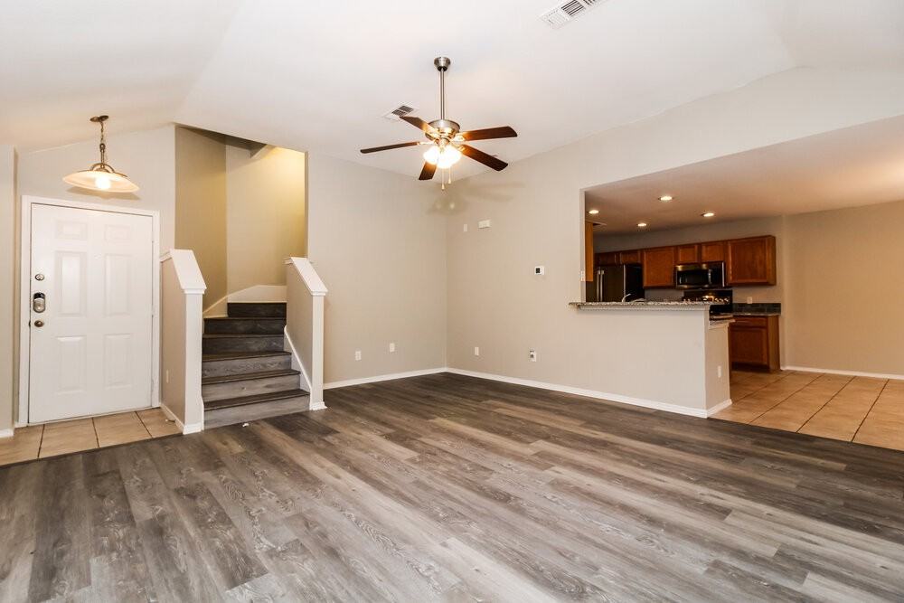 809 Pace Dr - Photo 5 of 17