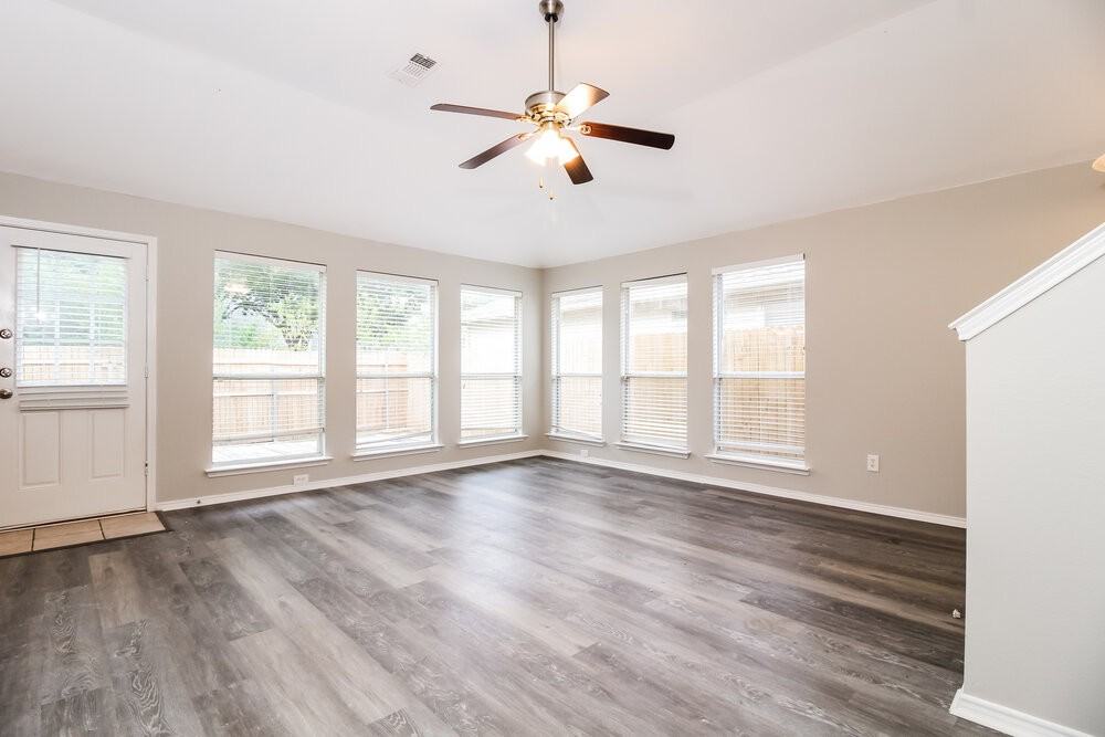 809 Pace Dr - Photo 6 of 17