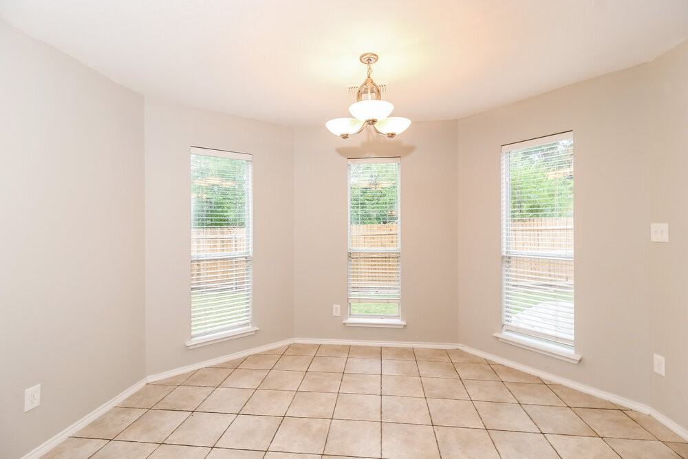 809 Pace Dr - Photo 7 of 17