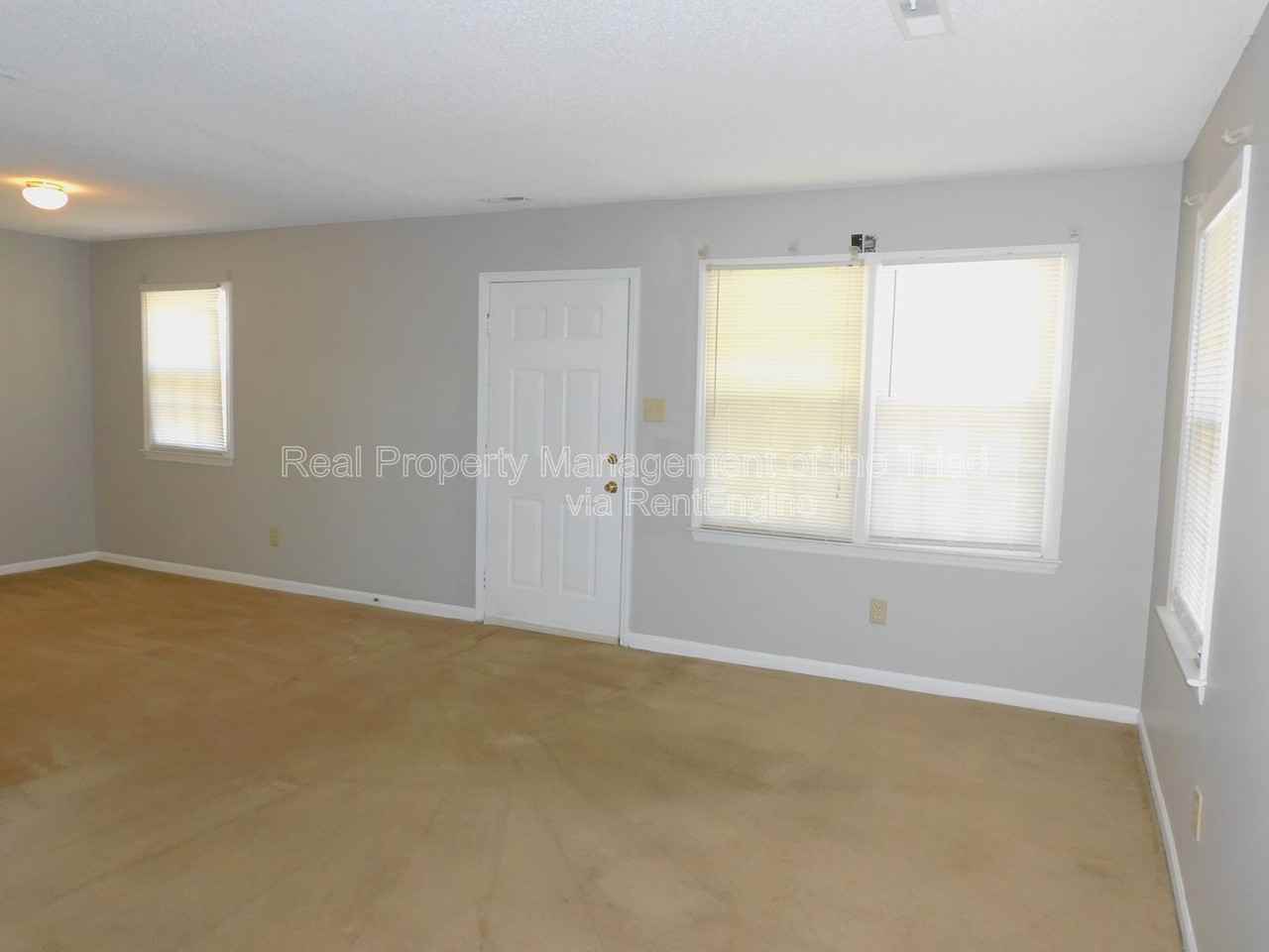 216 Matt Pl - Photo 2 of 19