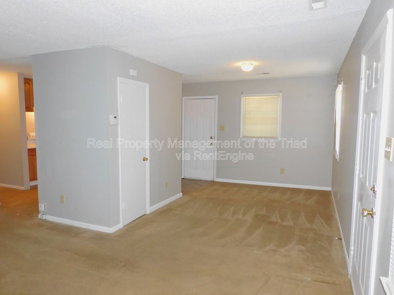 216 Matt Pl - Photo 3 of 19