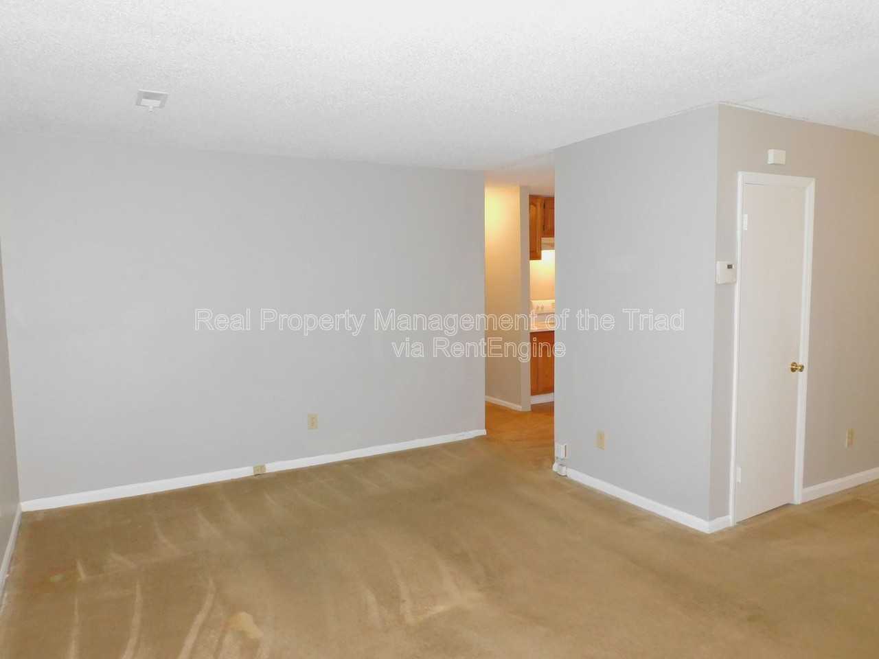 216 Matt Pl - Photo 4 of 19