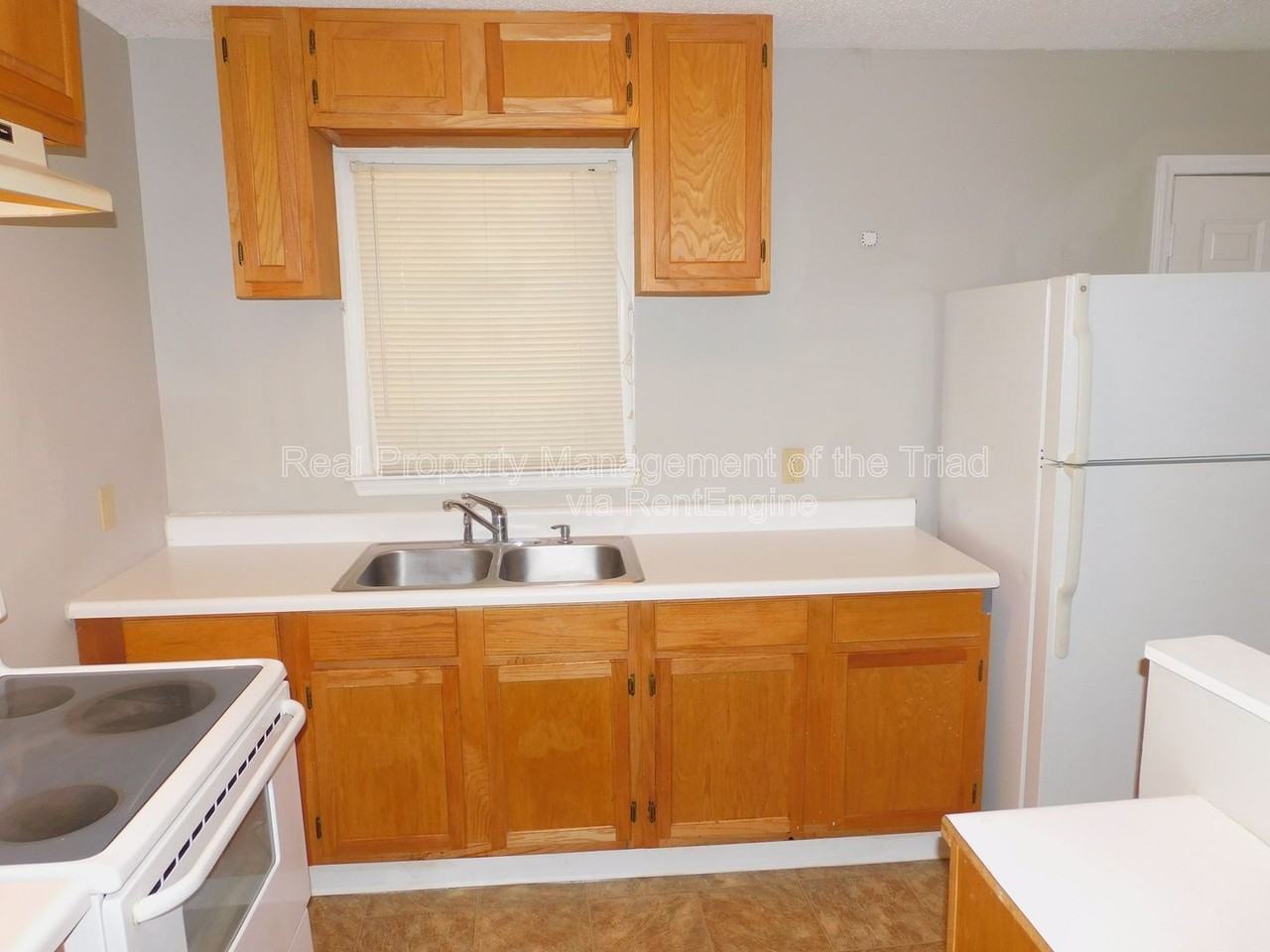 216 Matt Pl - Photo 5 of 19
