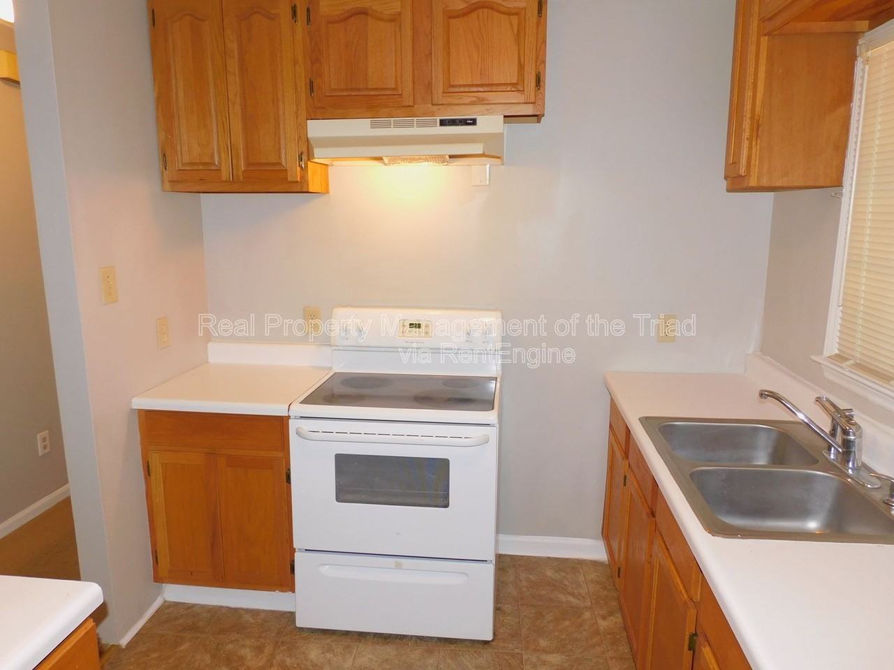 216 Matt Pl - Photo 6 of 19