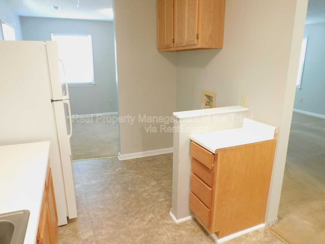 216 Matt Pl - Photo 7 of 19