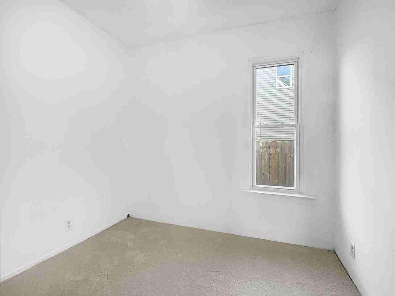 728 Baxter St Se #1 - Photo 5 of 9
