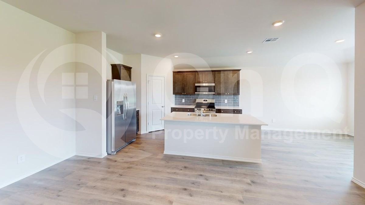 1213 Bristlecone Dr - Photo 4 of 17