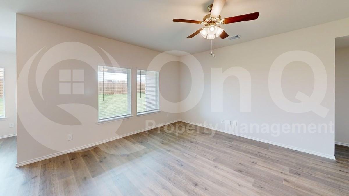 1213 Bristlecone Dr - Photo 5 of 17