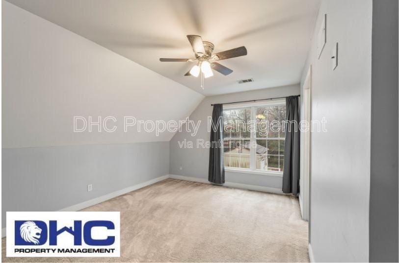1352 Elizabeth Ln - Photo 7 of 11