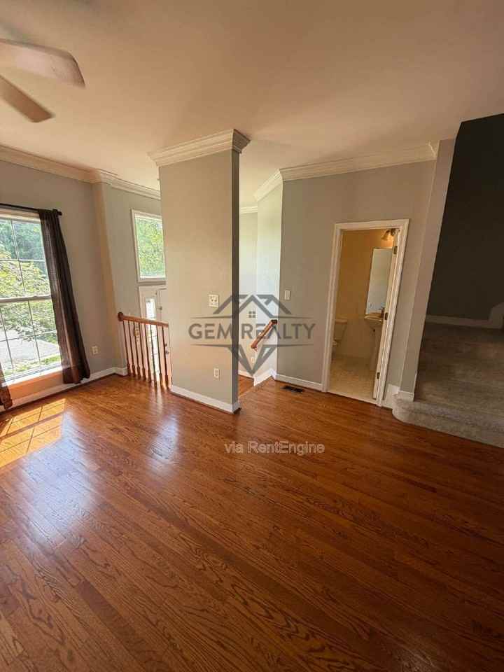 3318 Broker Ln - Photo 4 of 15