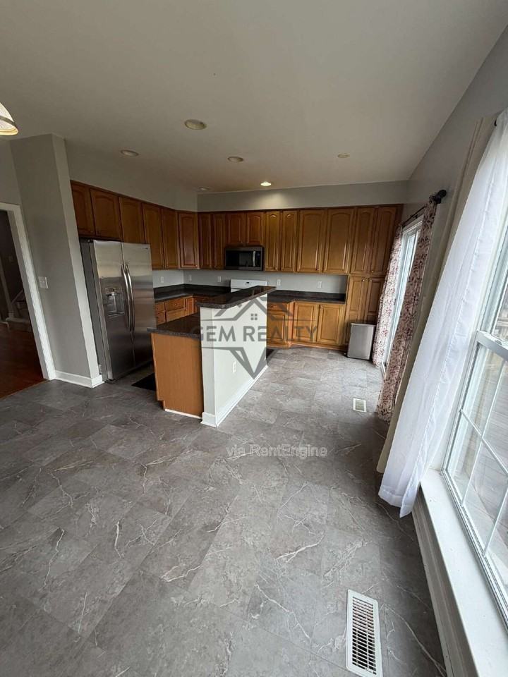 3318 Broker Ln - Photo 7 of 15