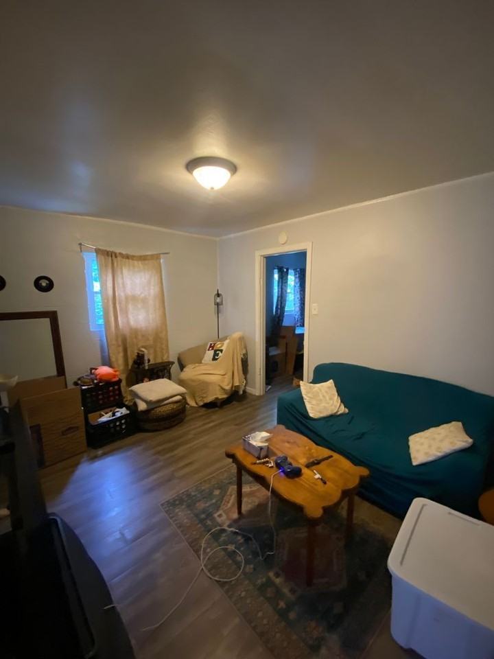 923 N 20th St #D - Photo 2 of 9