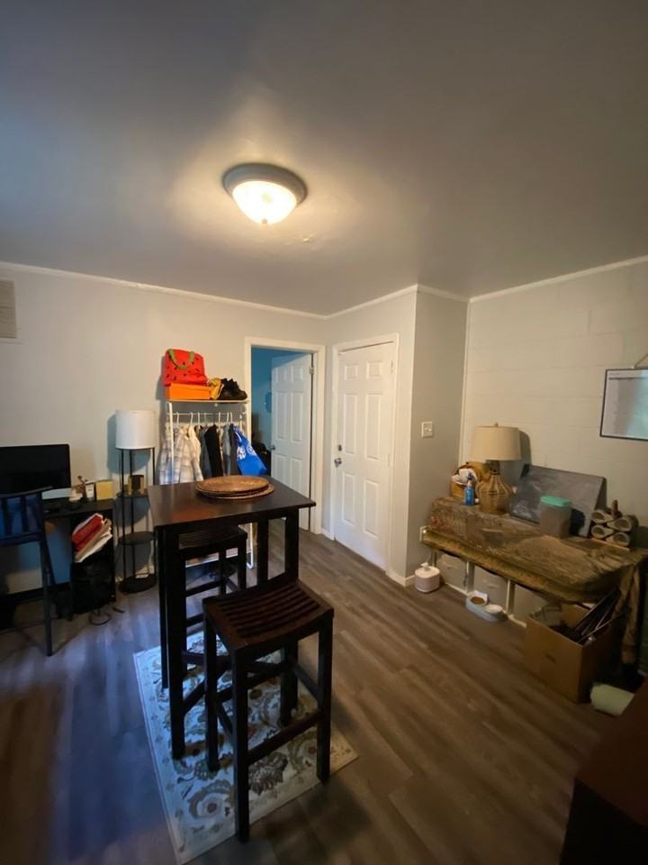 923 N 20th St #D - Photo 4 of 9