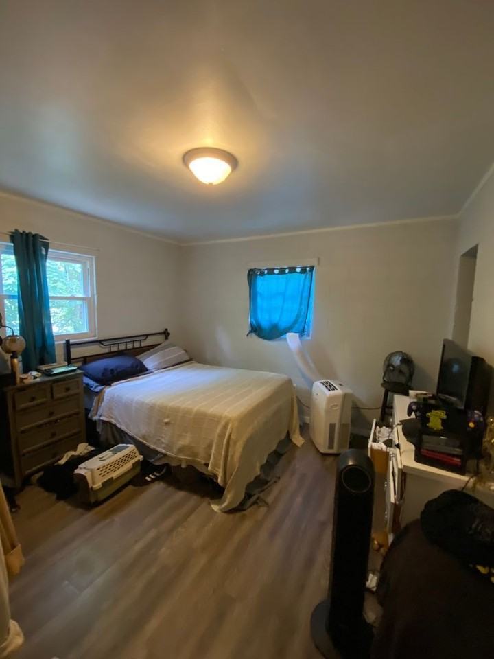 923 N 20th St #D - Photo 6 of 9