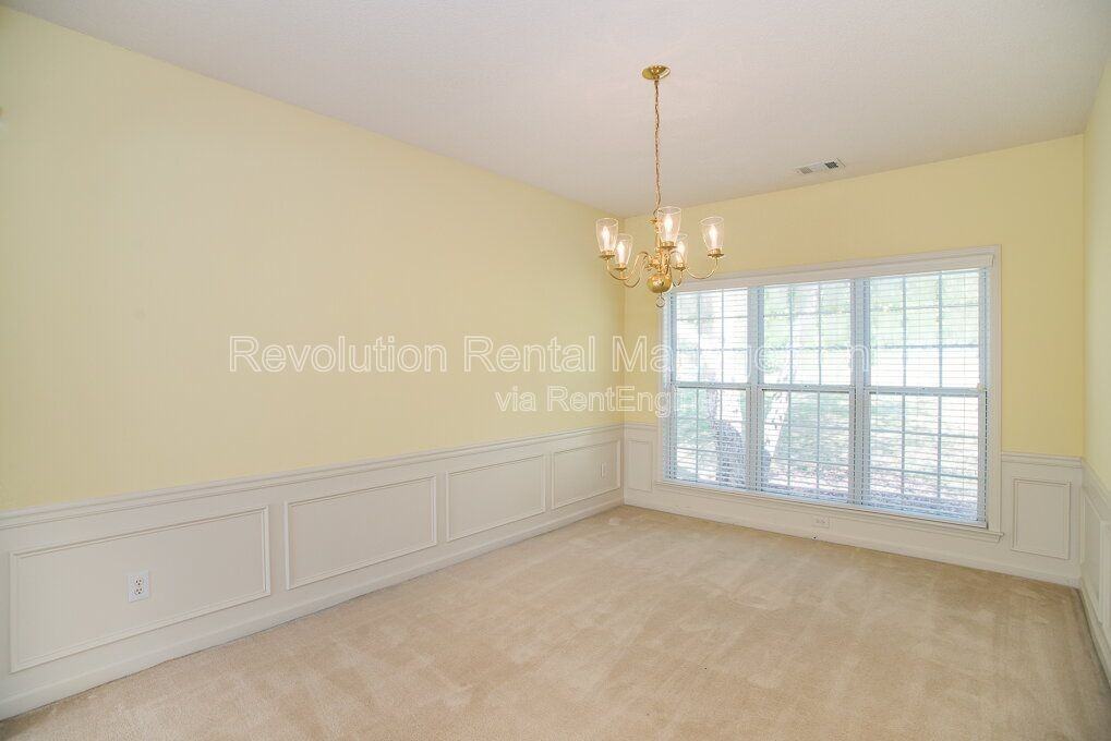 11655 Crossington Rd - Photo 7 of 24
