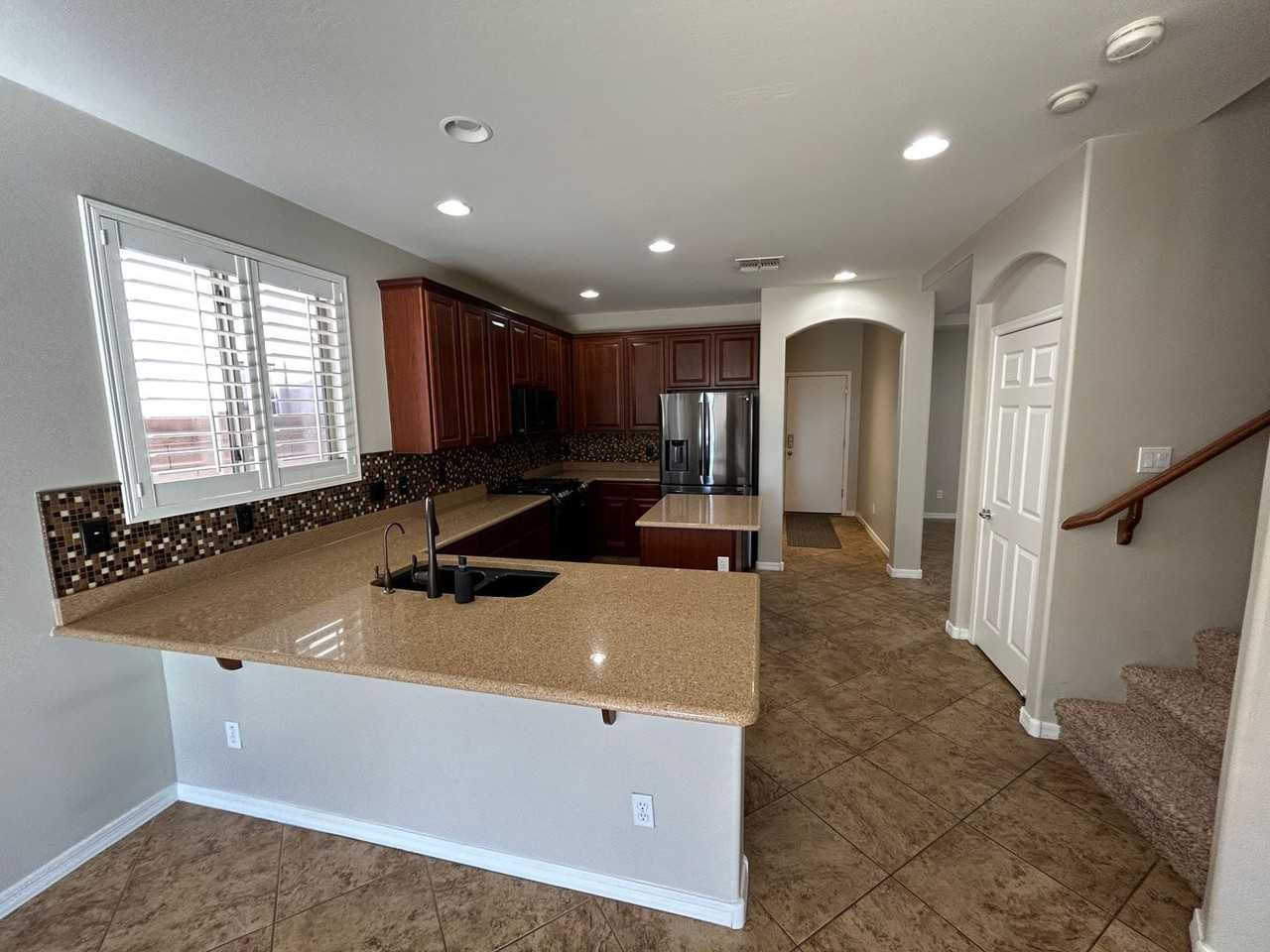 5411 W Rowel Rd - Photo 3 of 33