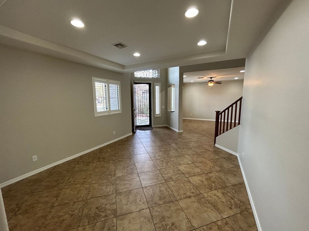 5411 W Rowel Rd - Photo 7 of 33