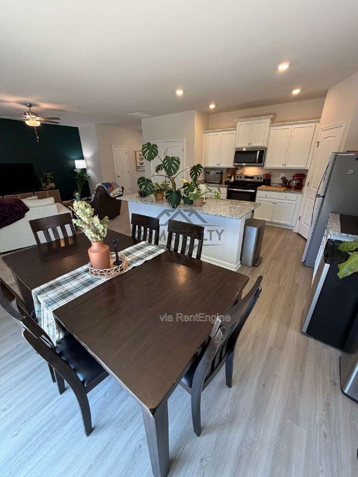 17111 J Shelby Guss Way - Photo 7 of 20