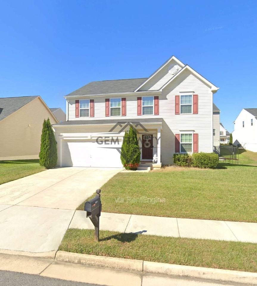 9321 Blue Pine Ln