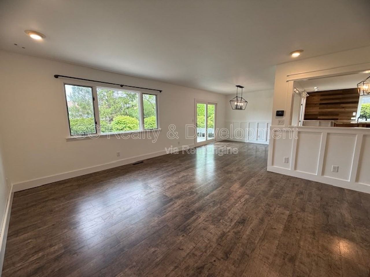530 S Prairie St - Photo 5 of 38