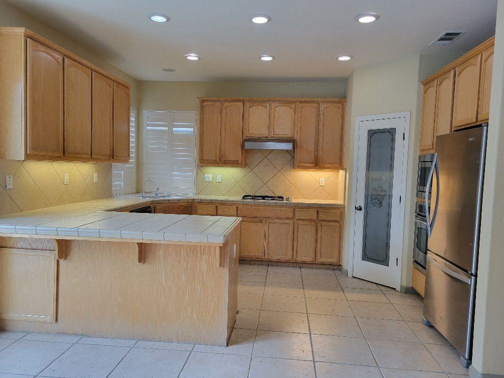 1663 Eucalyptus Ct - Photo 6 of 23