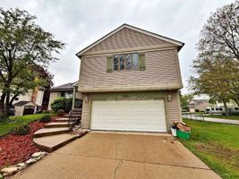 featured image of 800 W Beechtree Ln
