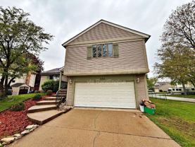 800 W Beechtree Ln - Photo 1 of 1