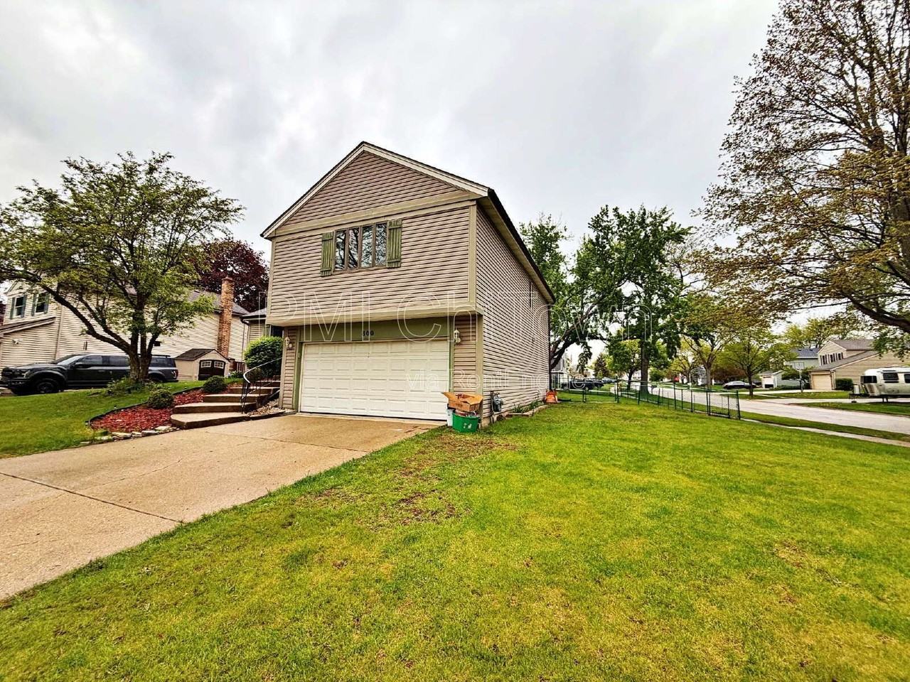 800 W Beechtree Ln - Photo 2 of 28