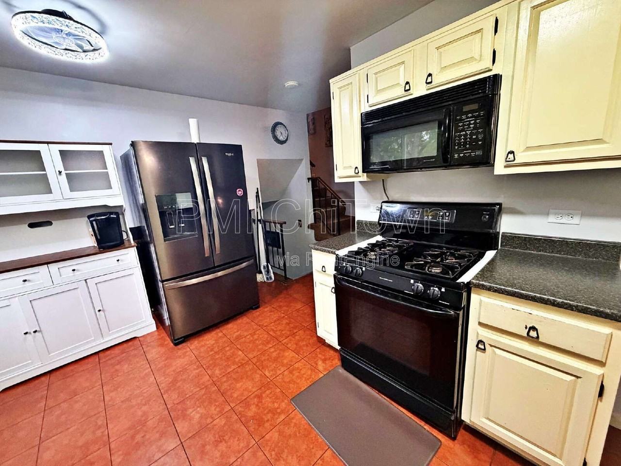 800 W Beechtree Ln - Photo 7 of 28