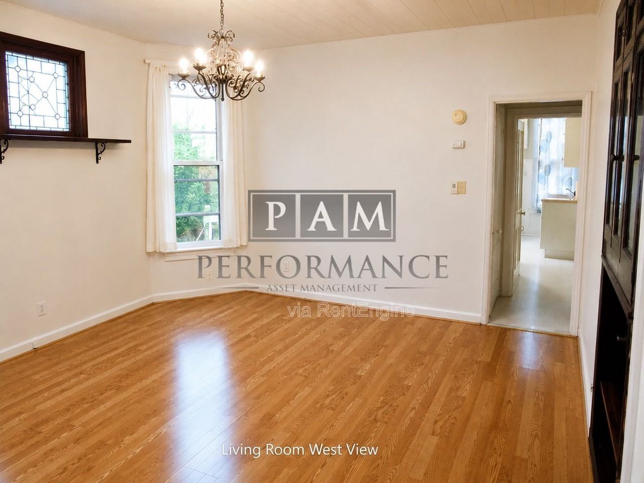2555 N Humboldt Blvd #1