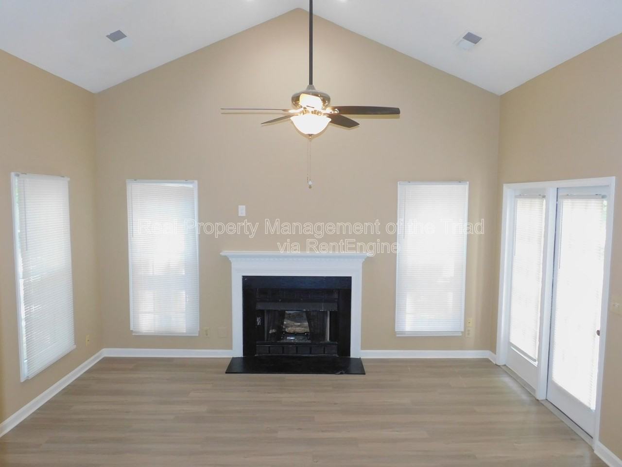 7185 Avenbury Cir - Photo 3 of 34
