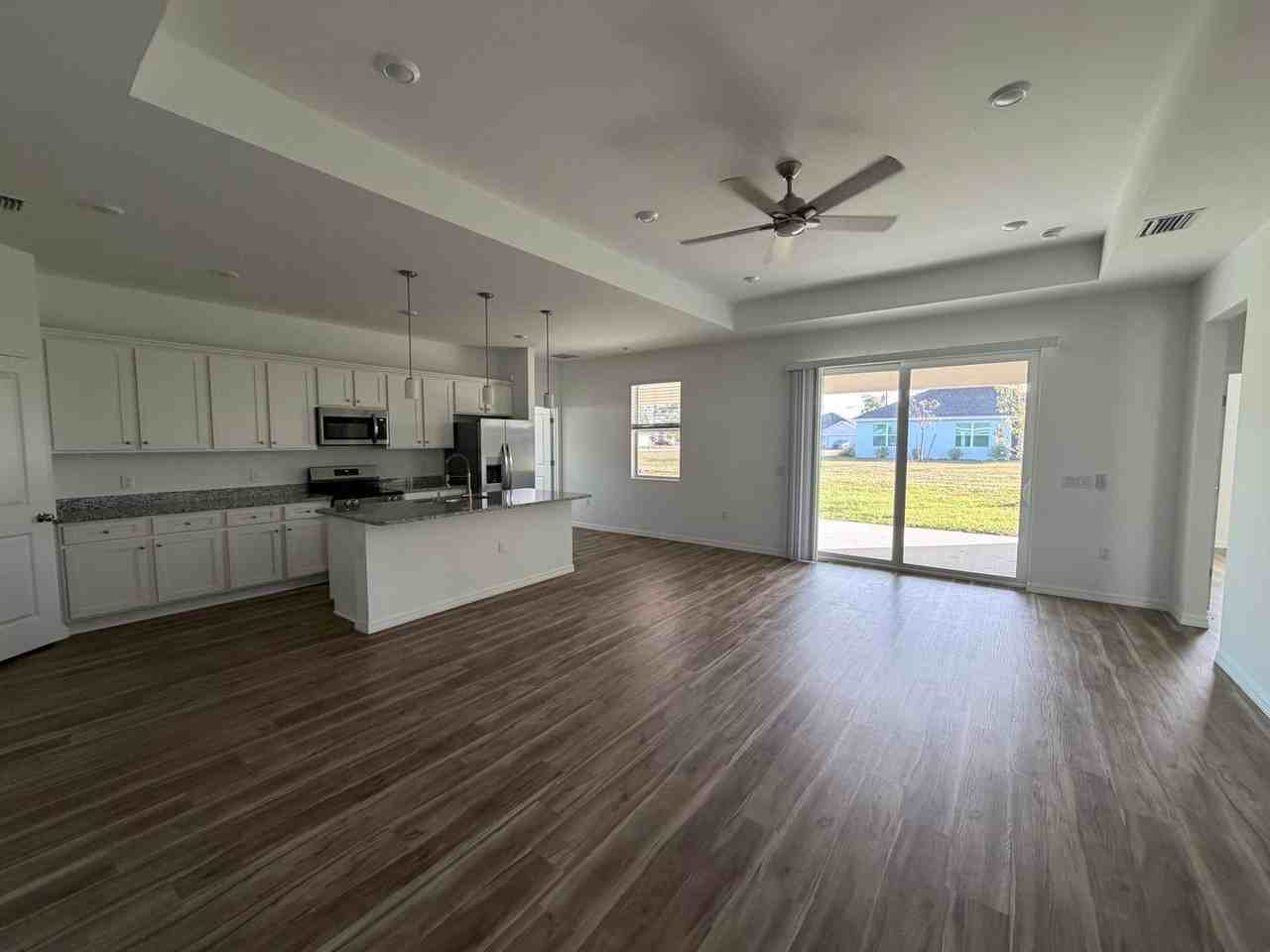 18418 Wintergarden Ave - Photo 5 of 21