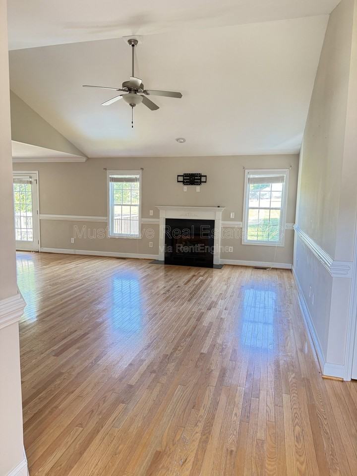 1798 Thomasville Rd - Photo 2 of 10