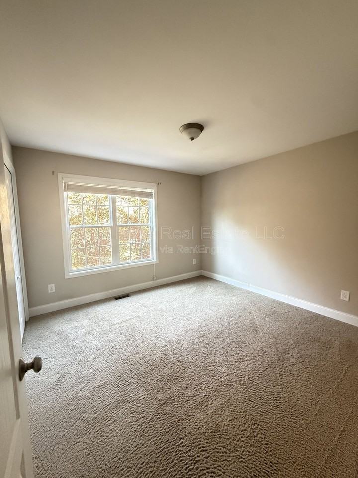 1798 Thomasville Rd - Photo 6 of 10