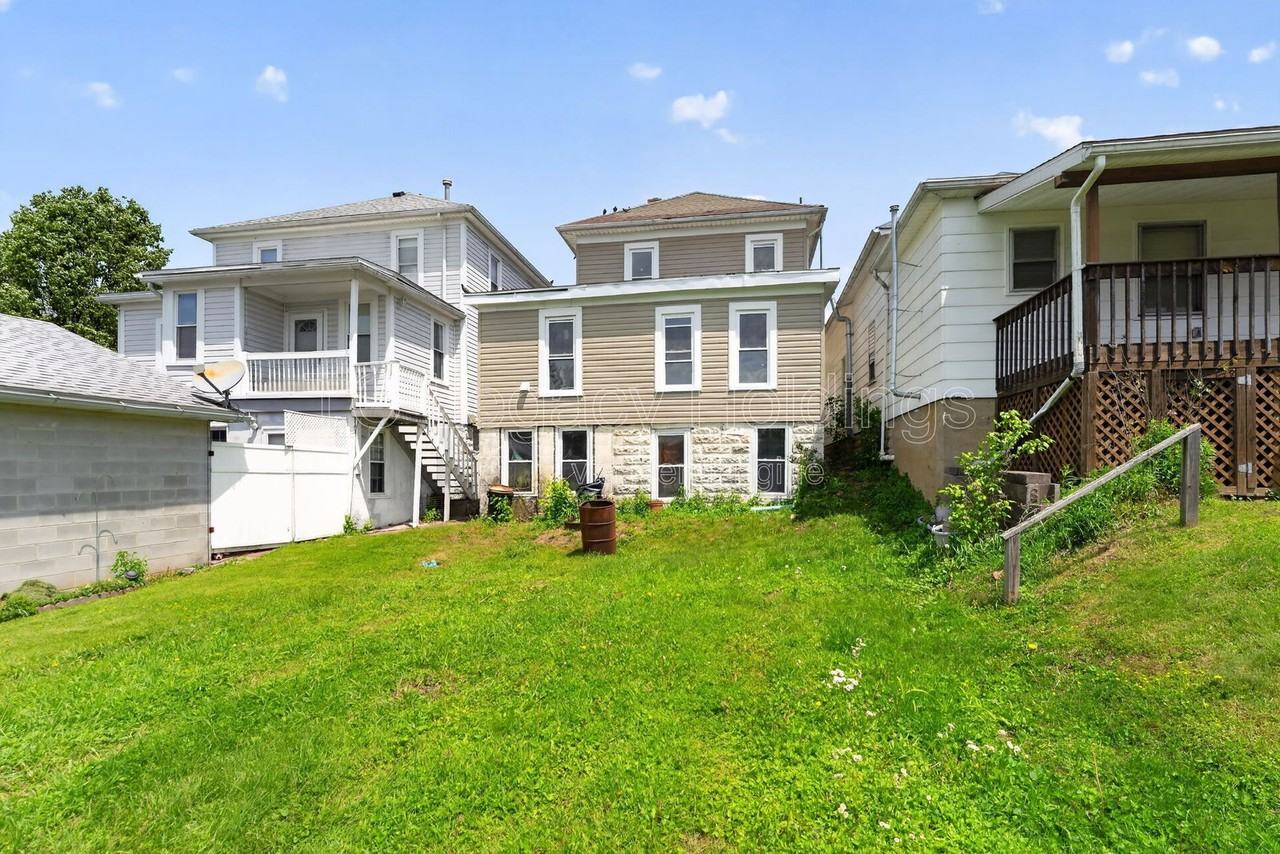 2113 Goff Ave - Photo 4 of 30