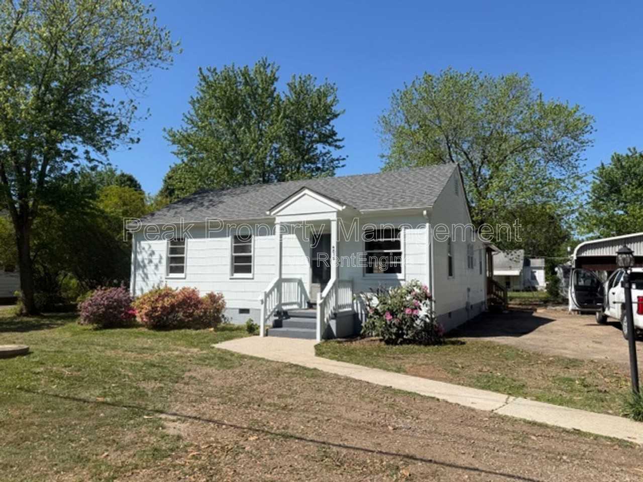 4815 Oakleys Ln - Photo 2 of 12