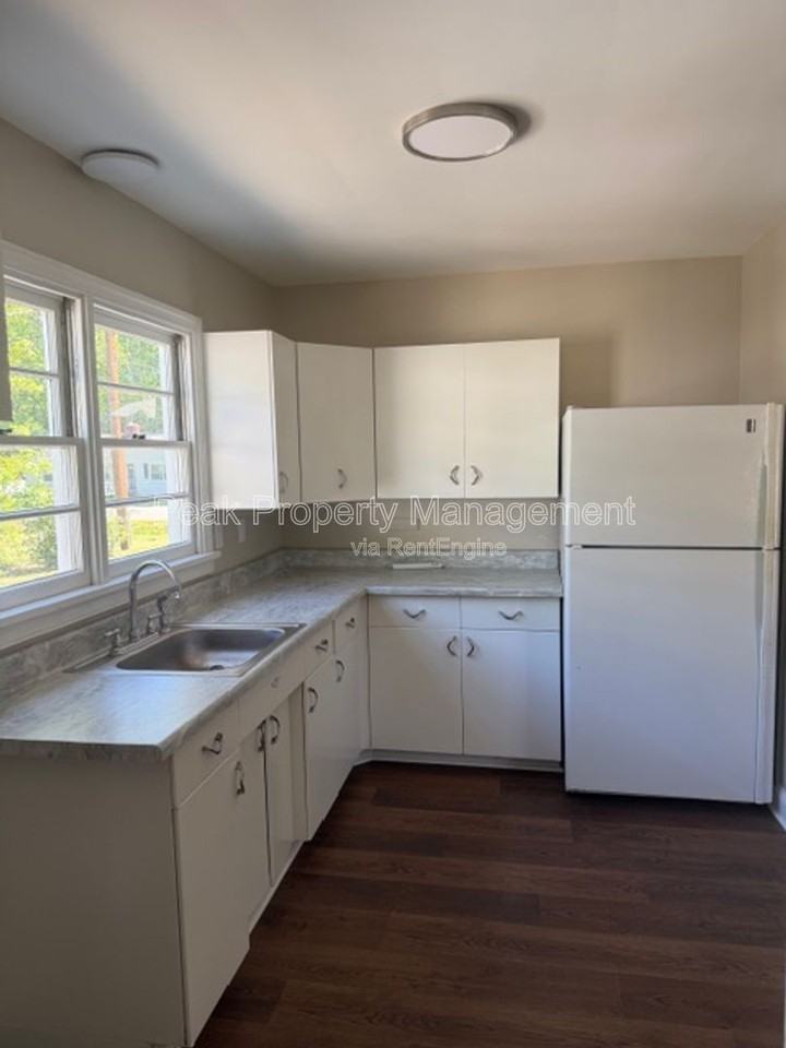 4815 Oakleys Ln - Photo 3 of 12