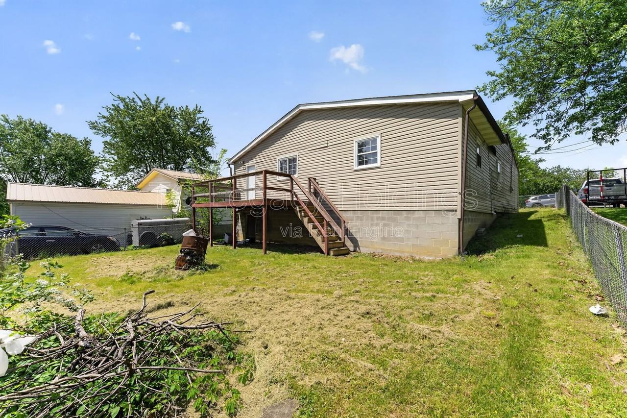 90 Needham St - Photo 2 of 31
